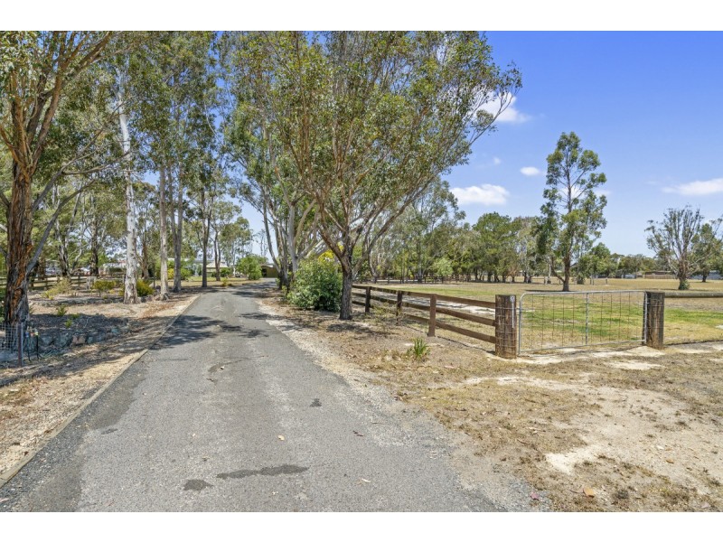 20 Carter Street, Stratford VIC 3862