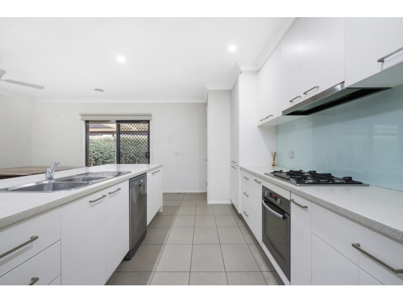 19 Mark Avenue, Sale VIC 3850