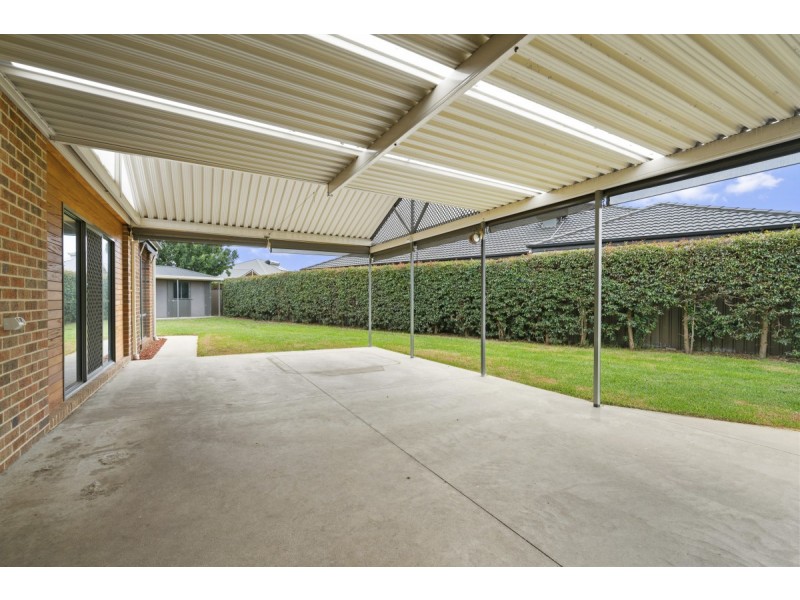 19 Mark Avenue, Sale VIC 3850