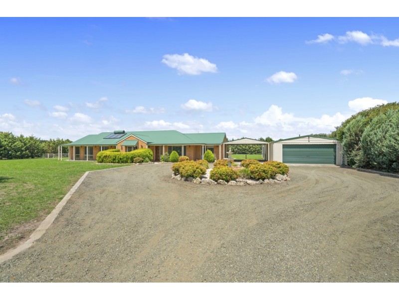 35 Llowalong Road, Stratford VIC 3862
