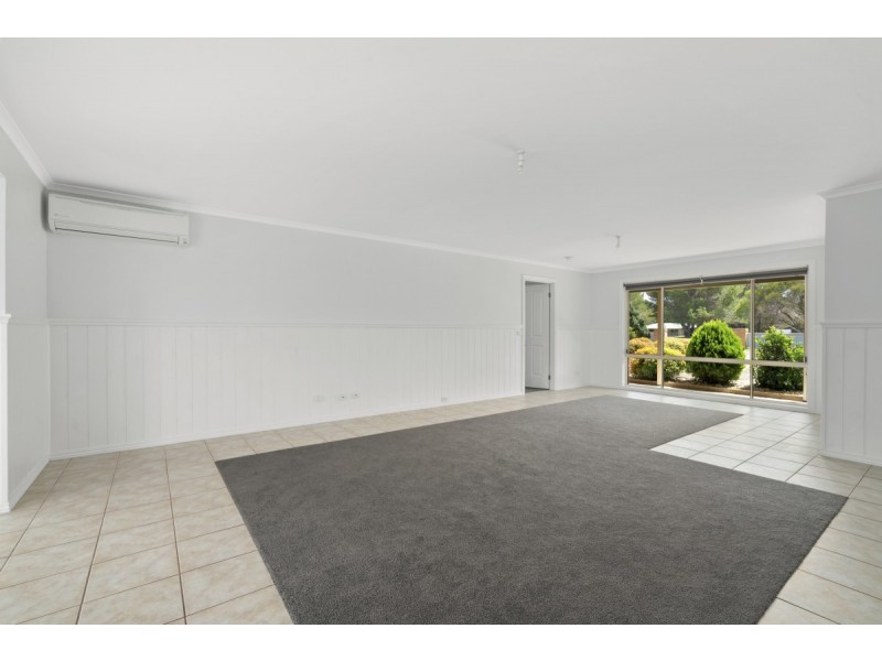 35 Llowalong Road, Stratford VIC 3862