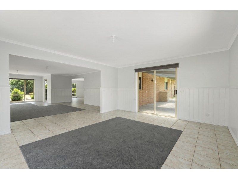 35 Llowalong Road, Stratford VIC 3862