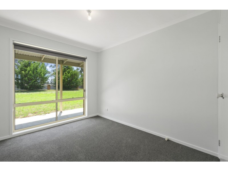 35 Llowalong Road, Stratford VIC 3862