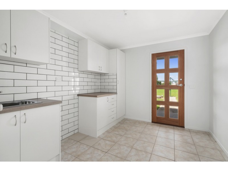 35 Llowalong Road, Stratford VIC 3862