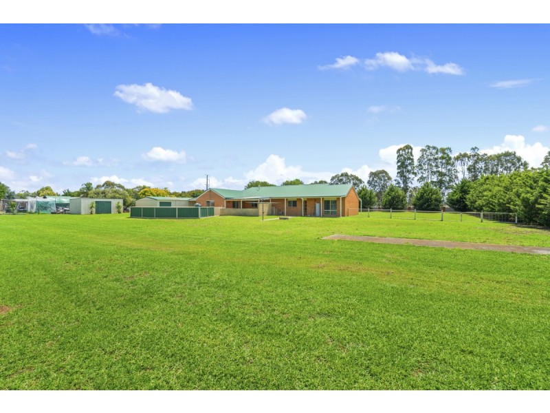 35 Llowalong Road, Stratford VIC 3862