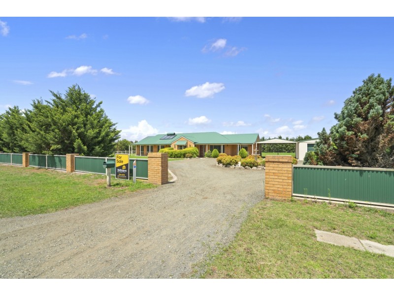 35 Llowalong Road, Stratford VIC 3862