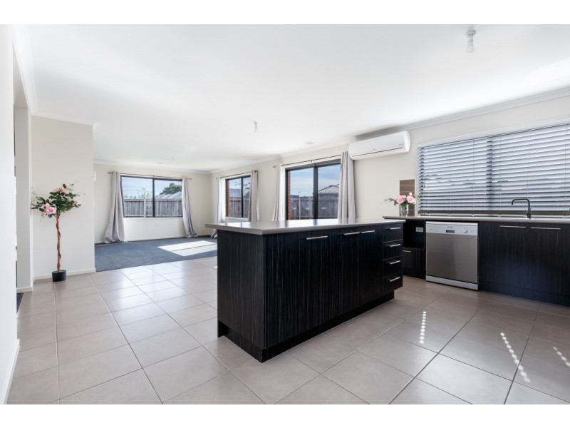 14 Woondella Boulevard, Sale VIC 3850