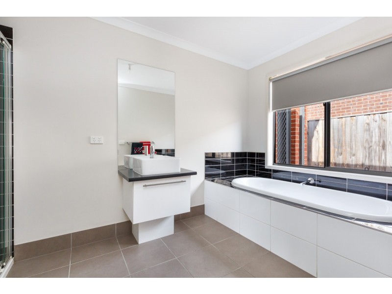 14 Woondella Boulevard, Sale VIC 3850