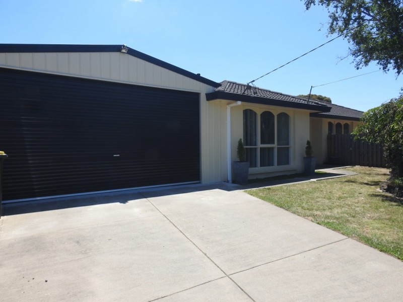15 Sandra Court, Sale VIC 3850