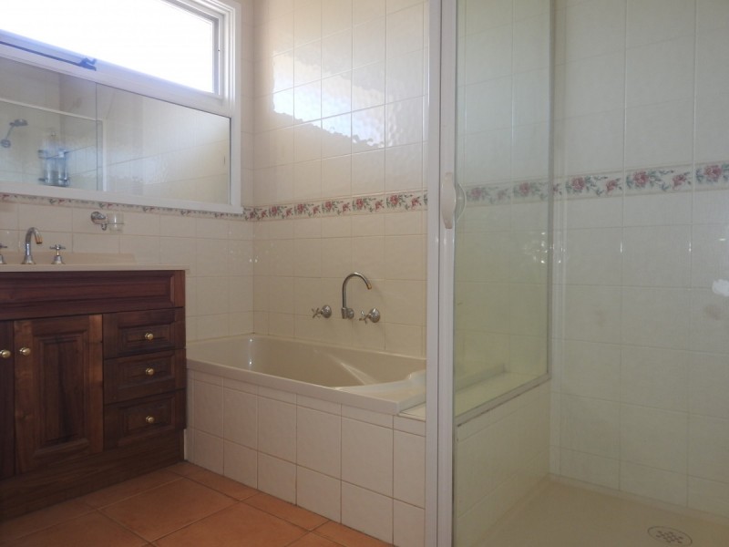 15 Sandra Court, Sale VIC 3850