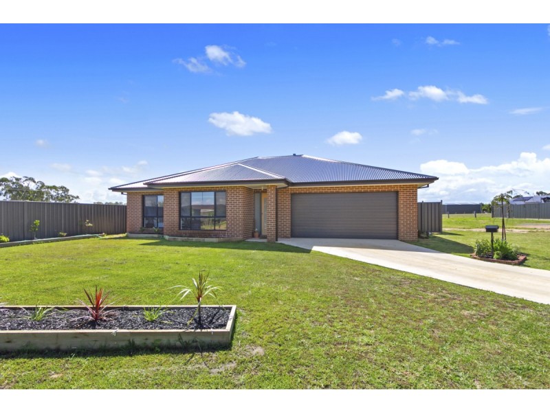 12 Burley Place, Maffra VIC 3860