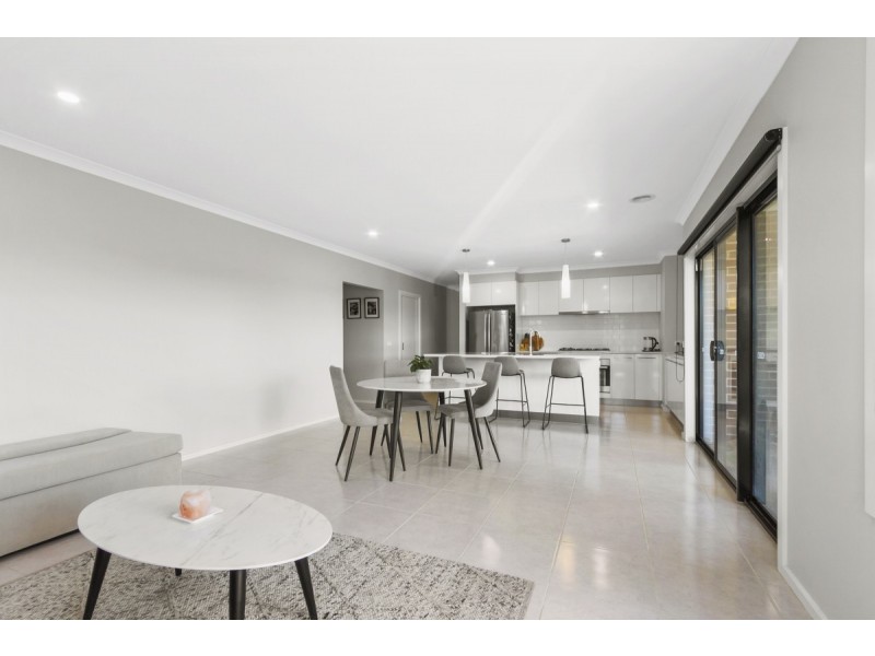 12 Burley Place, Maffra VIC 3860