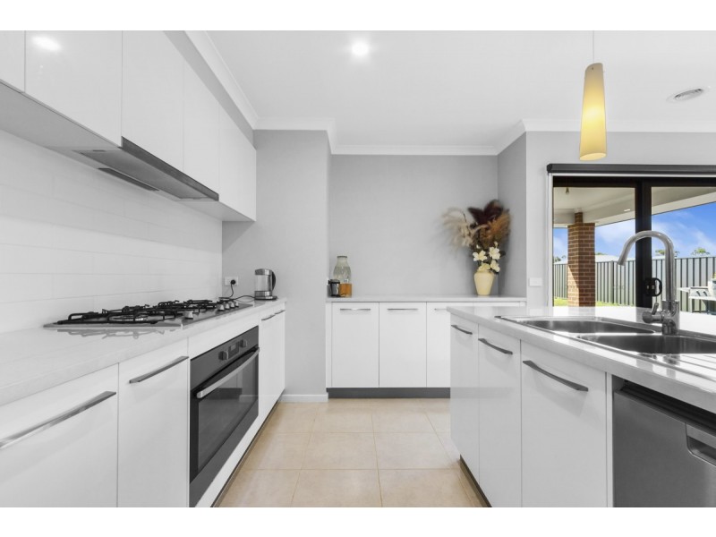 12 Burley Place, Maffra VIC 3860