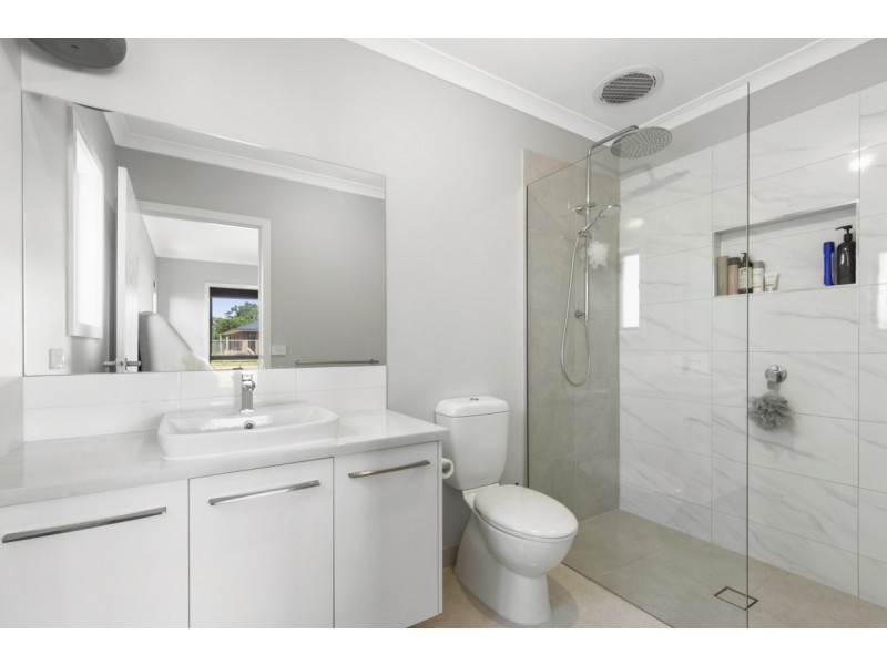12 Burley Place, Maffra VIC 3860