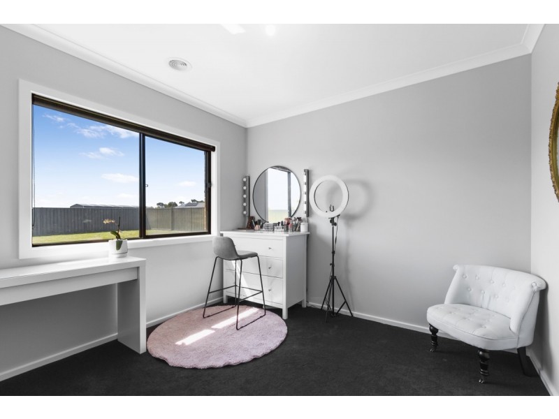 12 Burley Place, Maffra VIC 3860