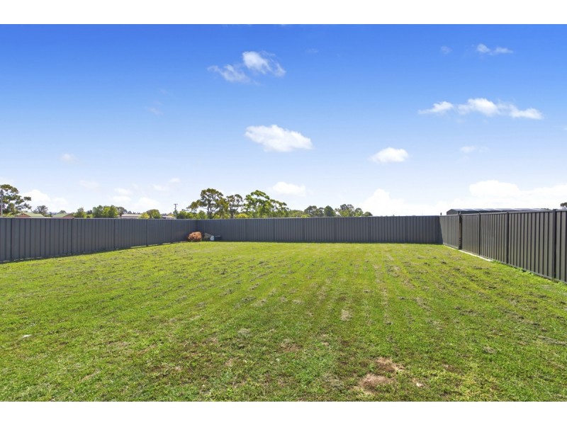12 Burley Place, Maffra VIC 3860