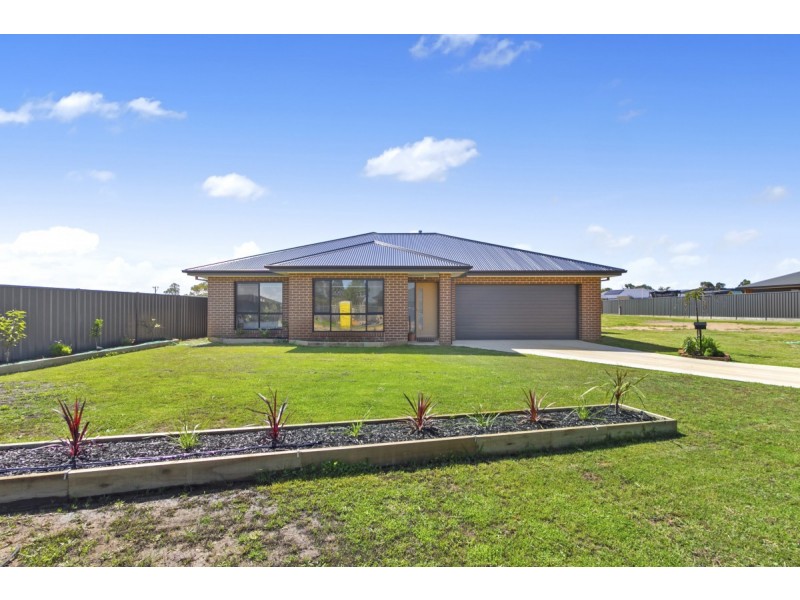 12 Burley Place, Maffra VIC 3860