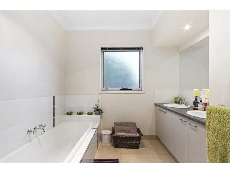 2/112 Marley Street, Sale VIC 3850