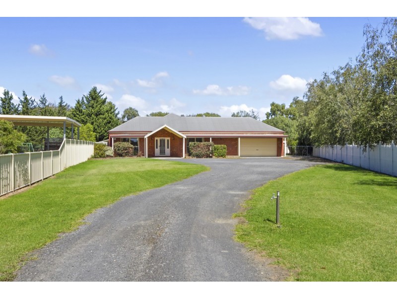 9 Finegan Court, Sale VIC 3850