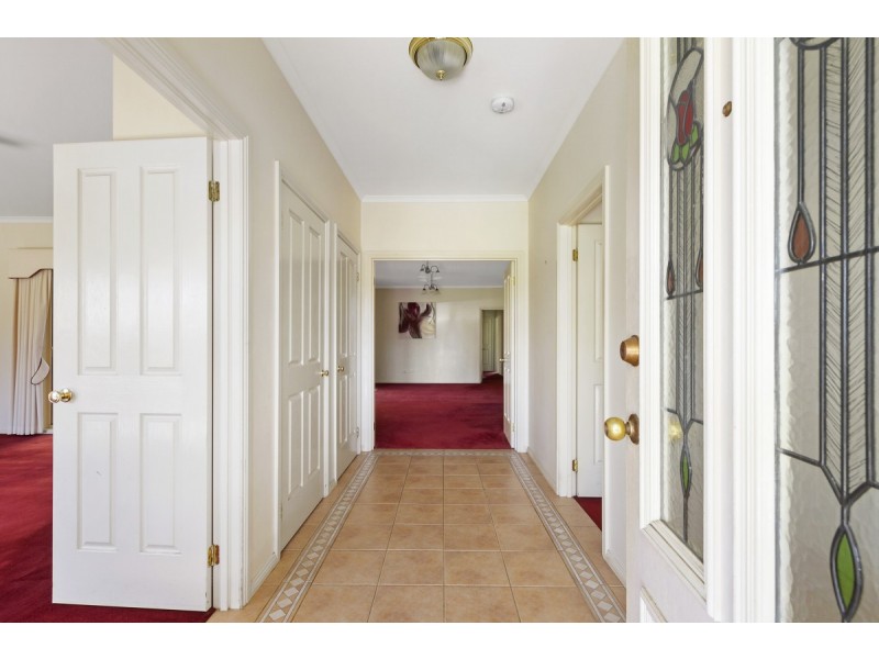 9 Finegan Court, Sale VIC 3850