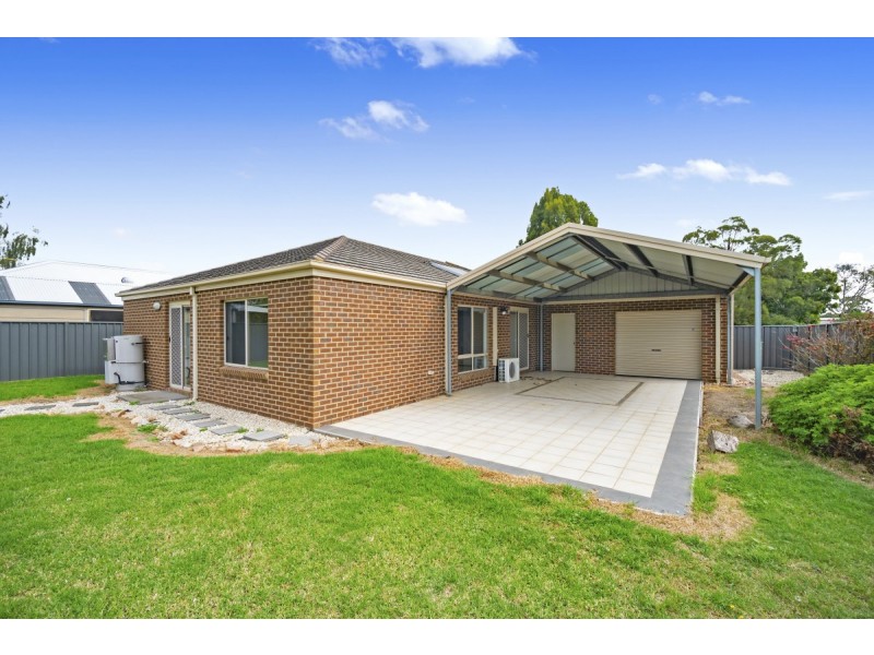 20 Krista Court, Sale VIC 3850