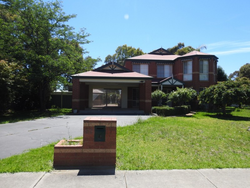 32 Mark Avenue, Sale VIC 3850