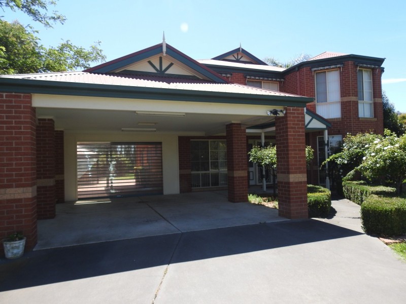 32 Mark Avenue, Sale VIC 3850