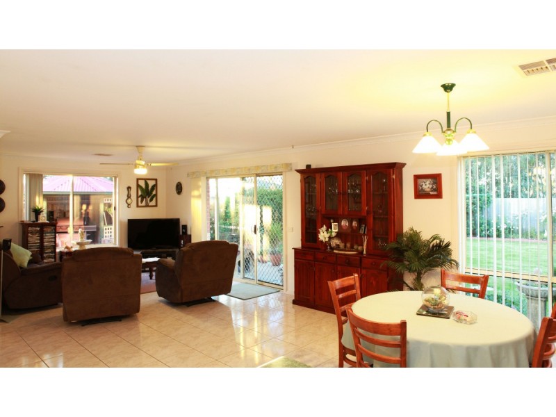 32 Mark Avenue, Sale VIC 3850