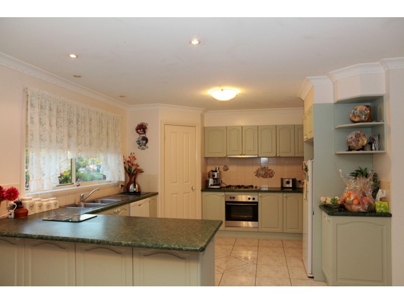 32 Mark Avenue, Sale VIC 3850