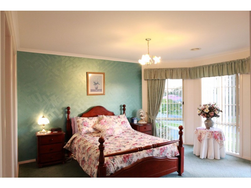 32 Mark Avenue, Sale VIC 3850