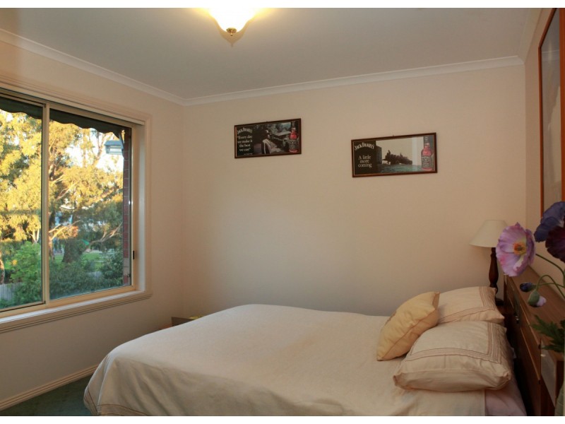 32 Mark Avenue, Sale VIC 3850