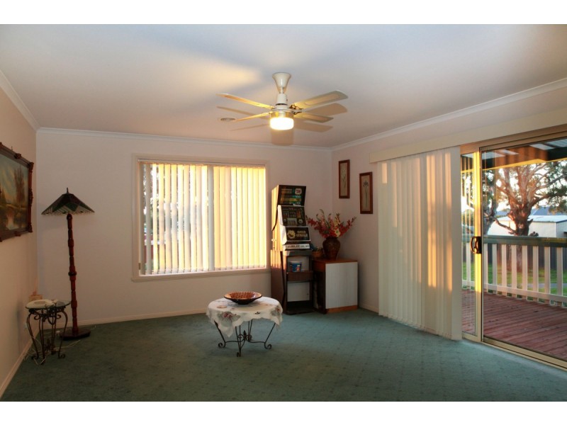 32 Mark Avenue, Sale VIC 3850