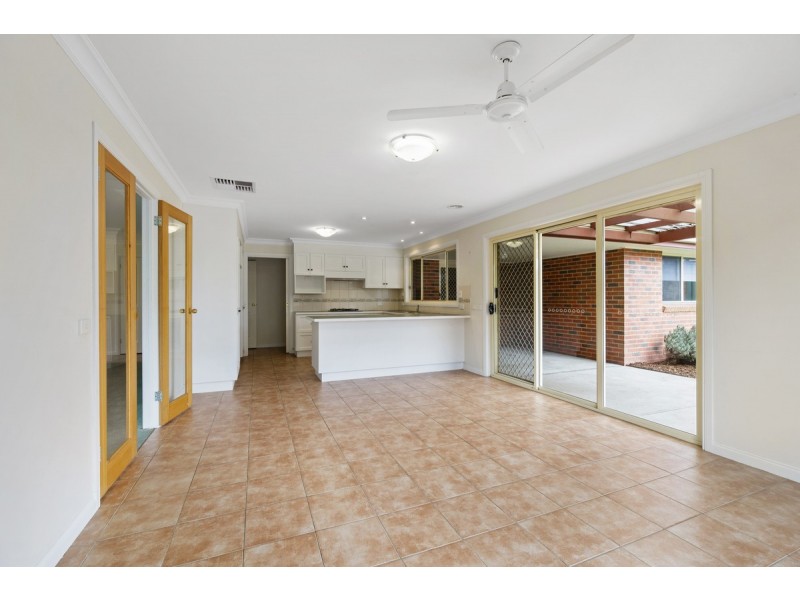 13 Pelican Court, Sale VIC 3850