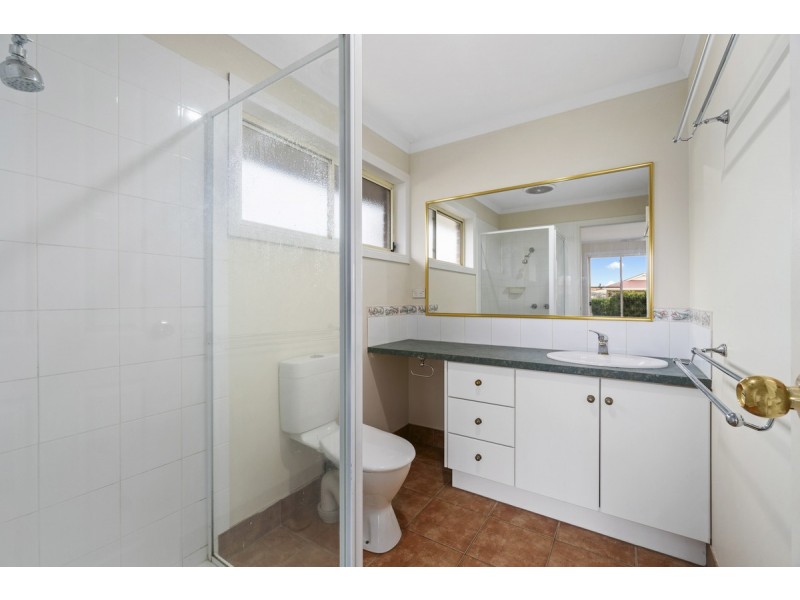 13 Pelican Court, Sale VIC 3850