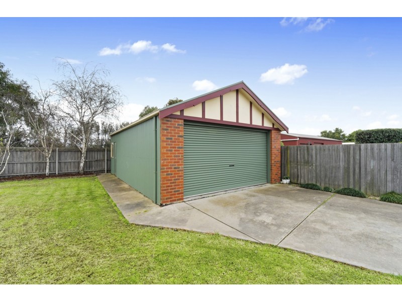 13 Pelican Court, Sale VIC 3850