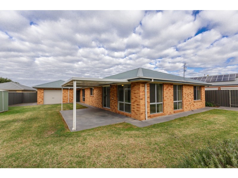 14 Langholme Court, Sale VIC 3850