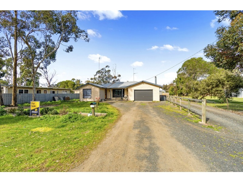 16 Princes Highway, Stratford VIC 3862