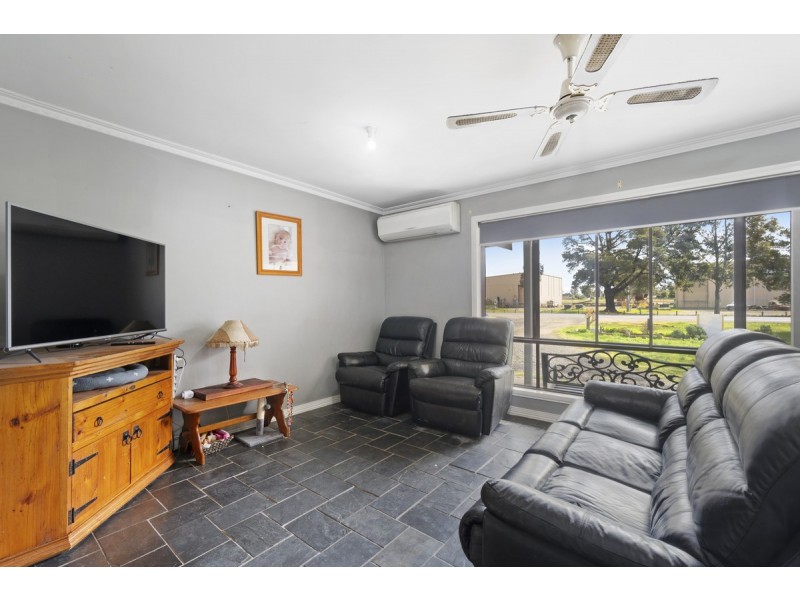 16 Princes Highway, Stratford VIC 3862