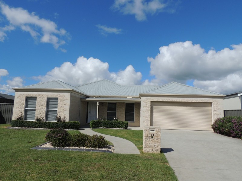 13 Brolga Place, Sale VIC 3850