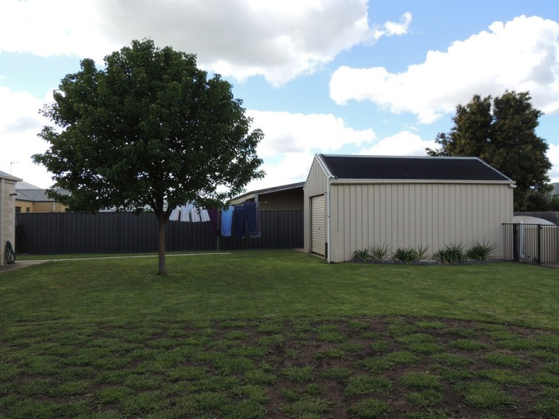 13 Brolga Place, Sale VIC 3850