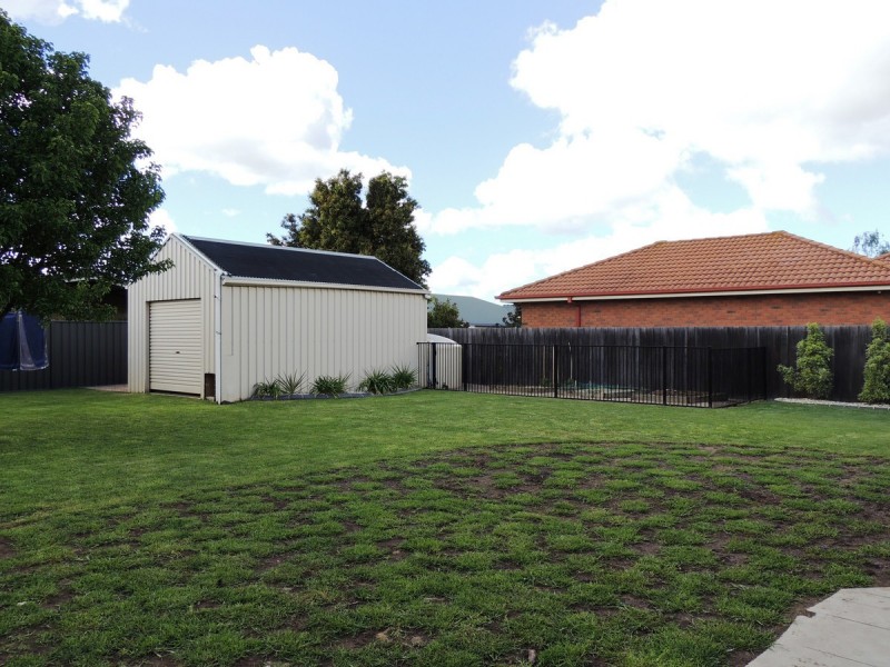 13 Brolga Place, Sale VIC 3850