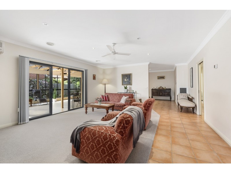 16 Pelican Court, Sale VIC 3850