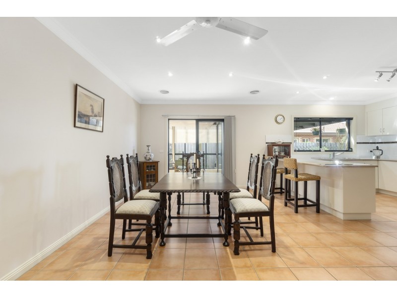 16 Pelican Court, Sale VIC 3850