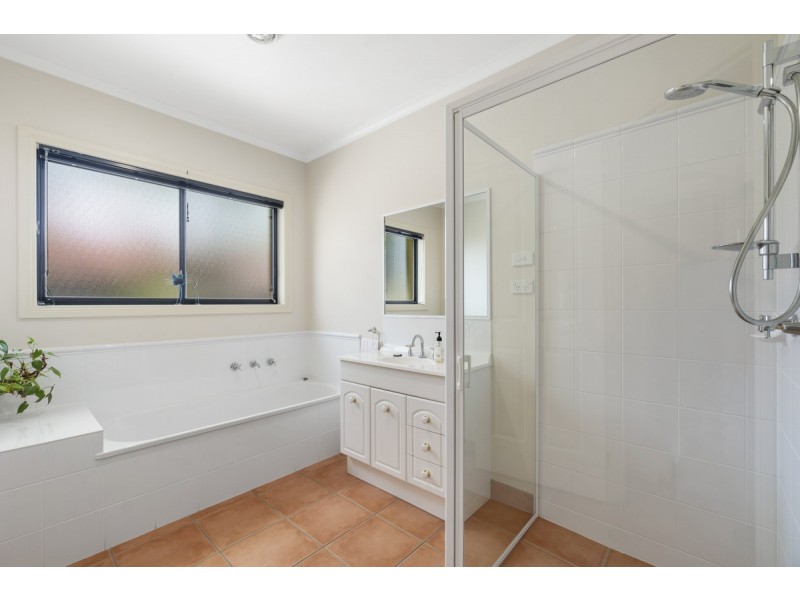 16 Pelican Court, Sale VIC 3850