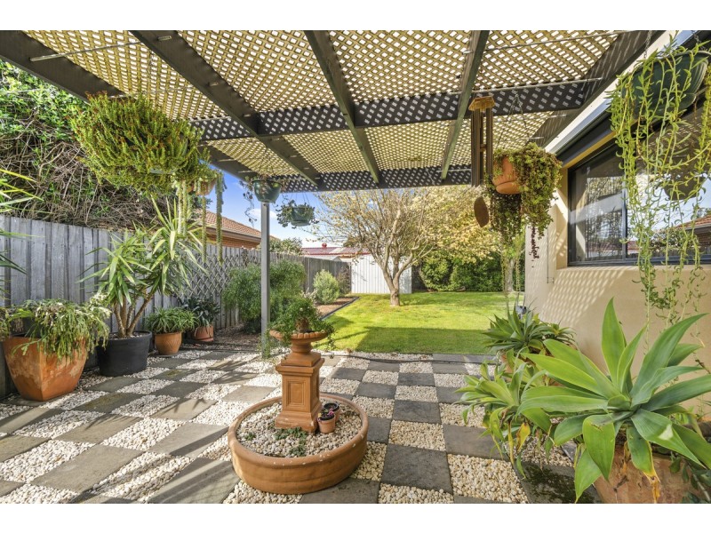 16 Pelican Court, Sale VIC 3850