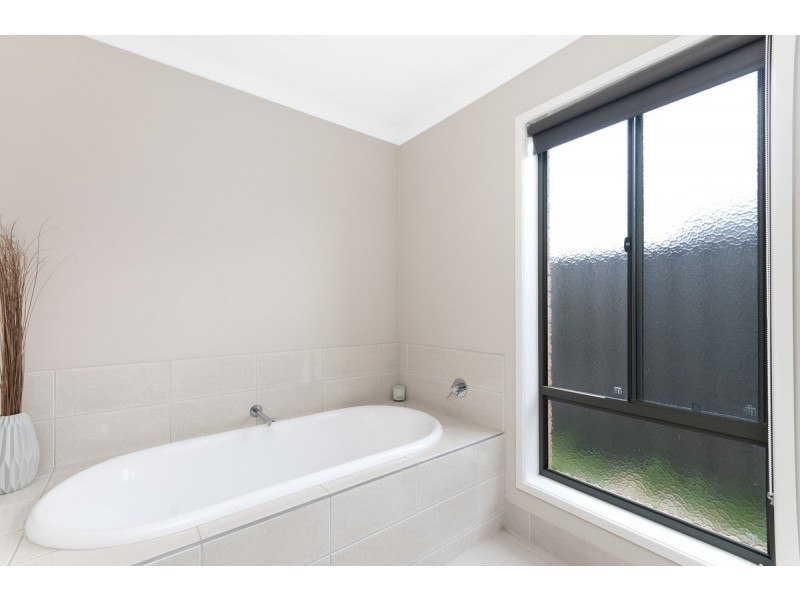 1B Rachel Court, Sale VIC 3850