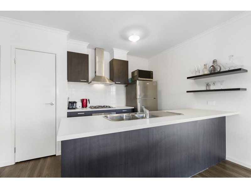 10 Surkitt Boulevard, Sale VIC 3850