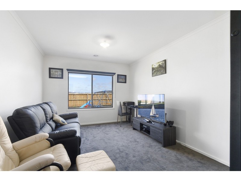 10 Surkitt Boulevard, Sale VIC 3850