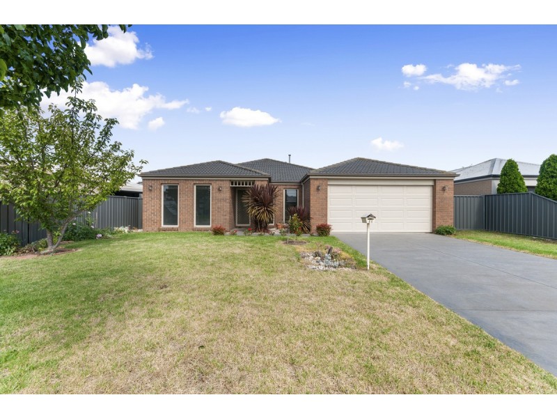 17 Dryden Place, Sale VIC 3850
