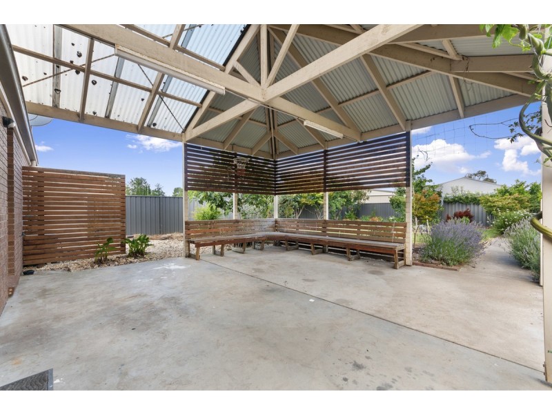 17 Dryden Place, Sale VIC 3850